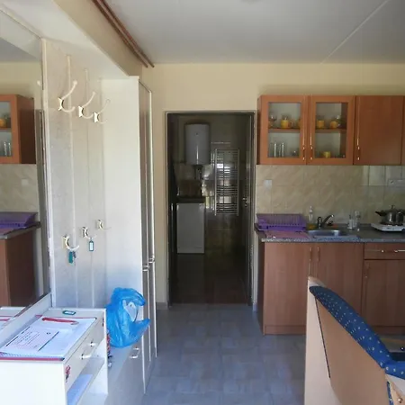 Jaro Apartment *
