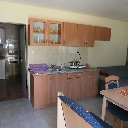 Jaro Apartmán
