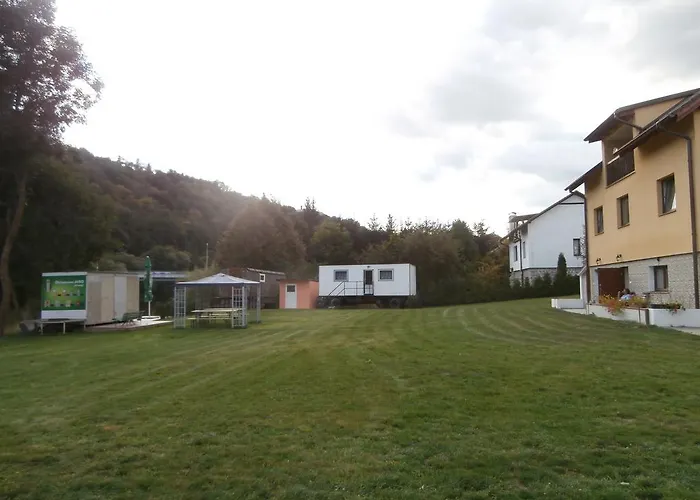 Jaro Хоцеради