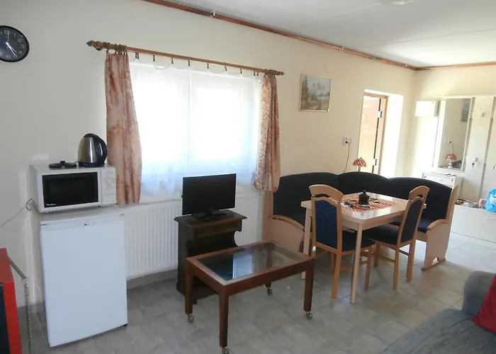 Jaro Хоцеради